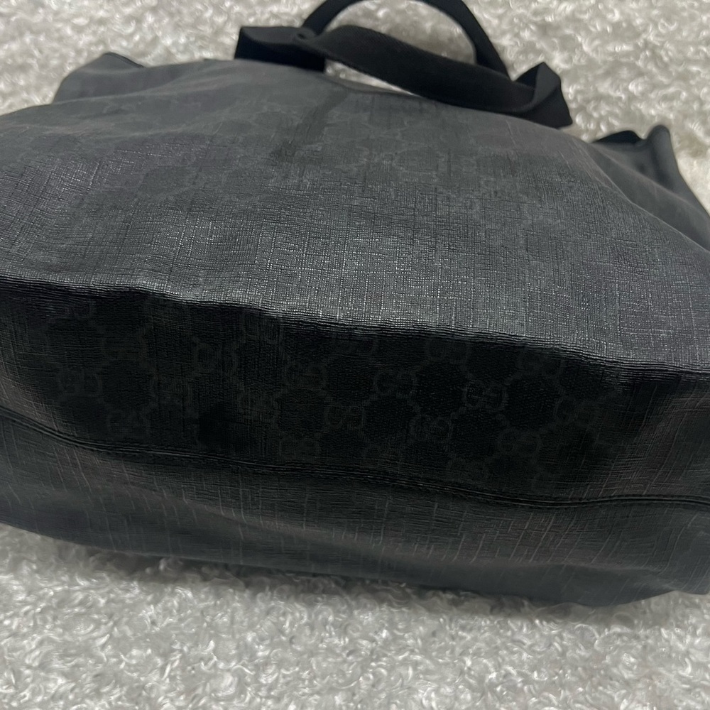 GUCCI GG Supreme Vertical Tote - Picture 9 of 16